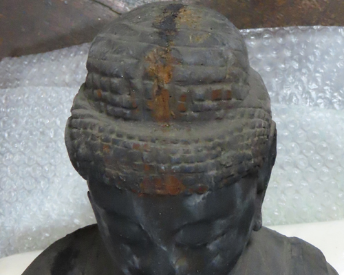 御木像現状保存修理　頭頂部木割れ修理後