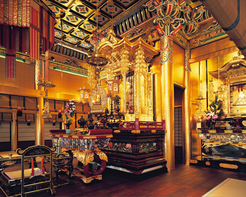 お内陣（宮殿須弥壇）修復前