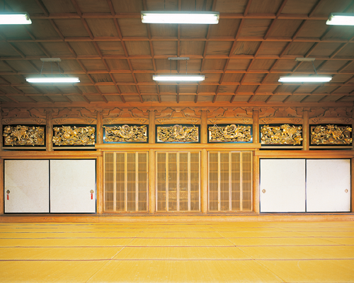 お内陣（宮殿須弥壇）修復前