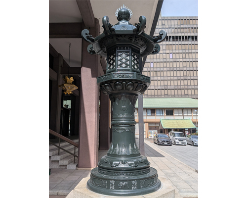 台灯籠の修復後