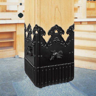 柱根巻金具 角柱用 四方獅子入 銅製打物製 黒色仕上 角柱1辺24cm（各宗派）