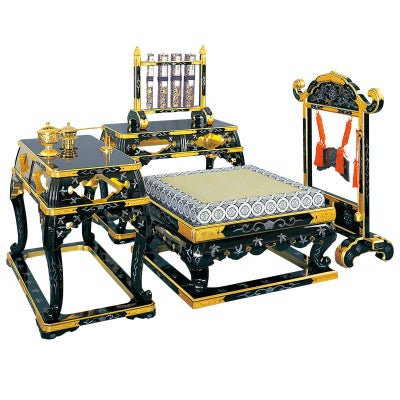 礼盤一式〈登高座〉 御本山阿弥陀堂型 青貝入 金具打 畳付 付属品別 礼盤框横幅64cm（本願寺派）