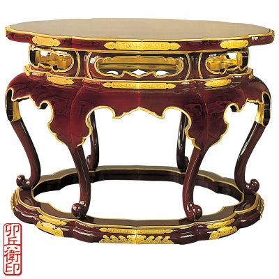 虎卓〈香卓〉六本足ひれ付 ため漆塗 別製最上 卯兵衛印 横幅76cm（本願寺派）