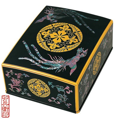 御和讃箱 青貝入 本漆塗 定紋付 内部金箔押 別誂 卯兵衛印 内寸長さ20cm、幅14.5cm（大谷派）