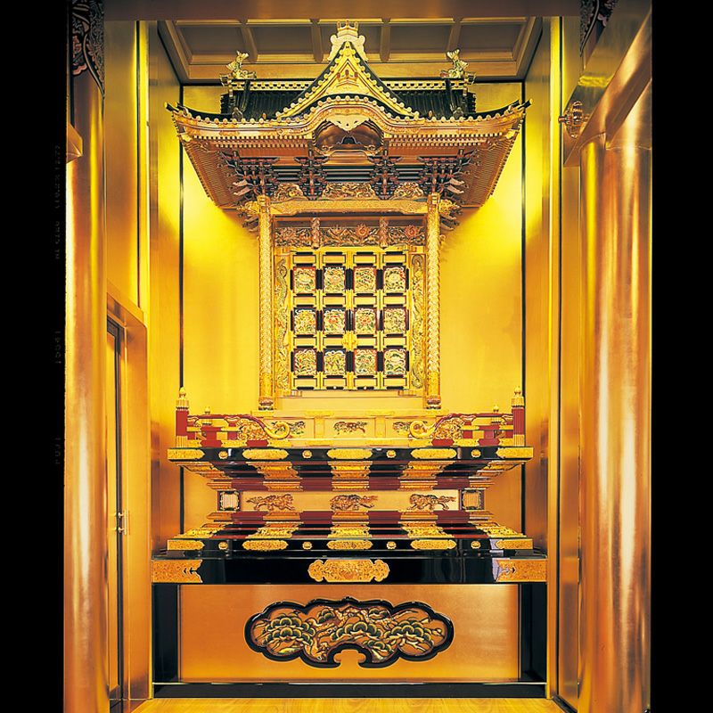 御開山御須弥壇 御本山御影堂型 襞金具打 最上 框横幅152cm（高田派