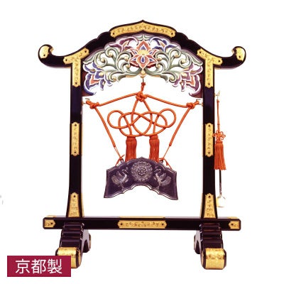 磬台（磬架台） 宝相華彫刻入 黒塗または朱塗 純金箔押 金具打 柱内間隔33cm